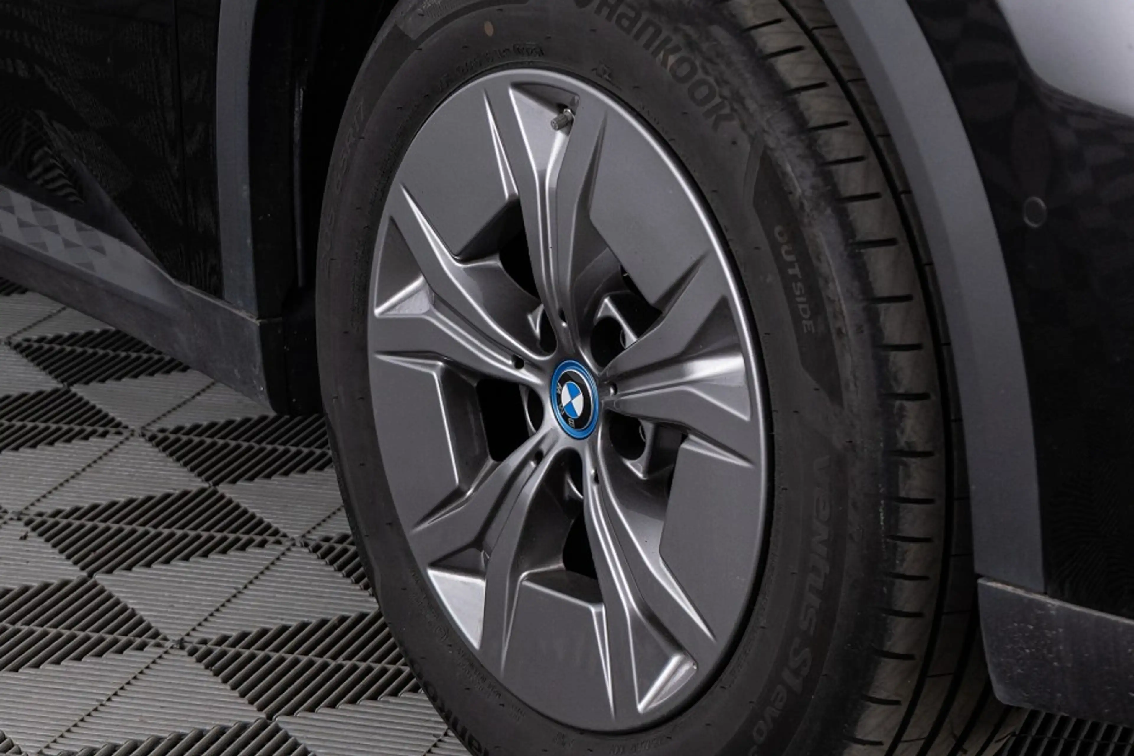 BMW iX2 eDrive20 67 kWh | Full LED | NAVI | PDC | ECC . — photo 31