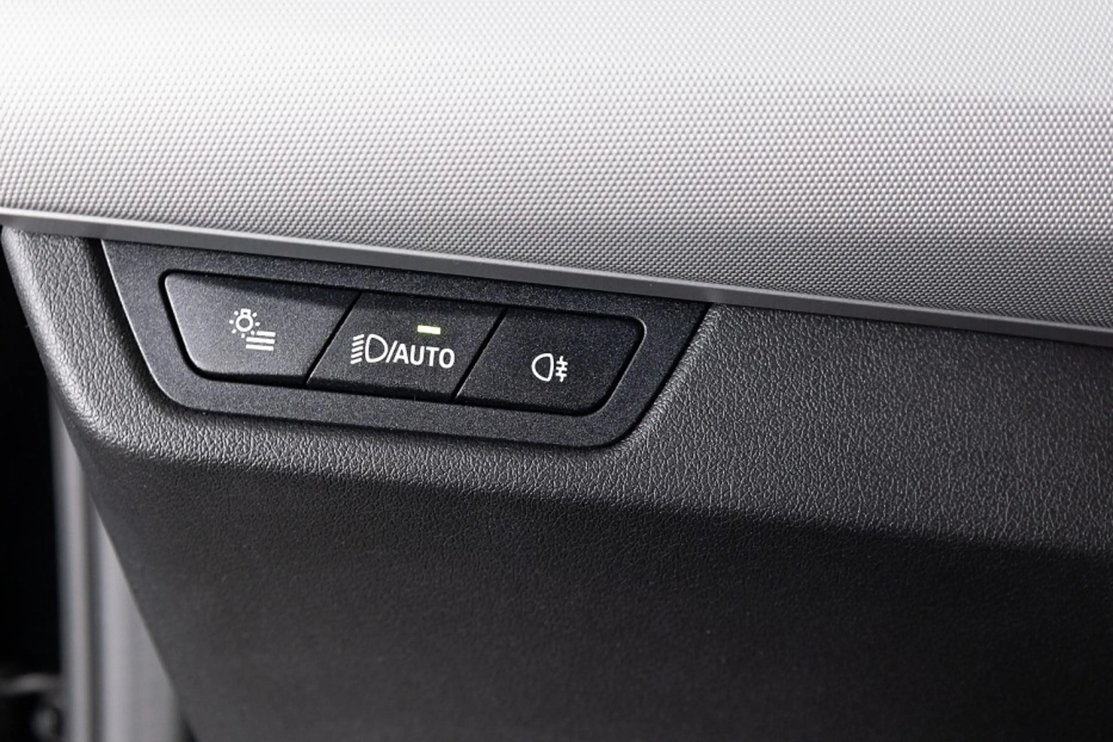 BMW iX2 eDrive20 67 kWh | Full LED | NAVI | PDC | ECC . — photo 13