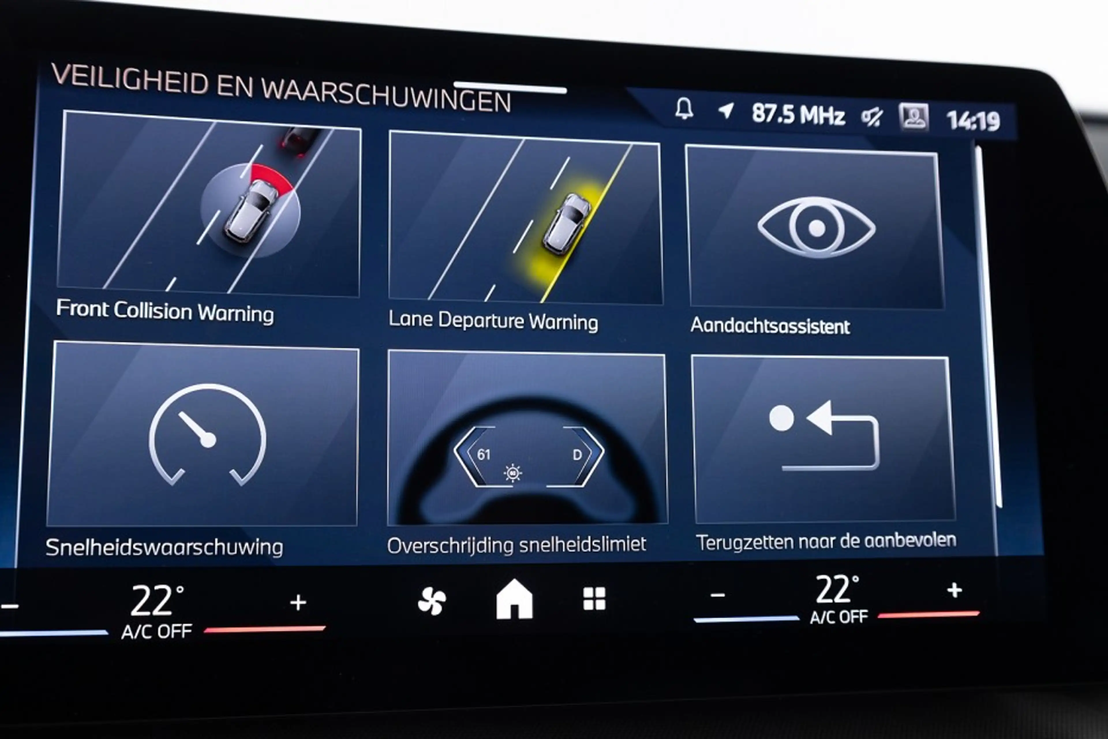 BMW iX2 eDrive20 67 kWh | Full LED | NAVI | PDC | ECC . — photo 23