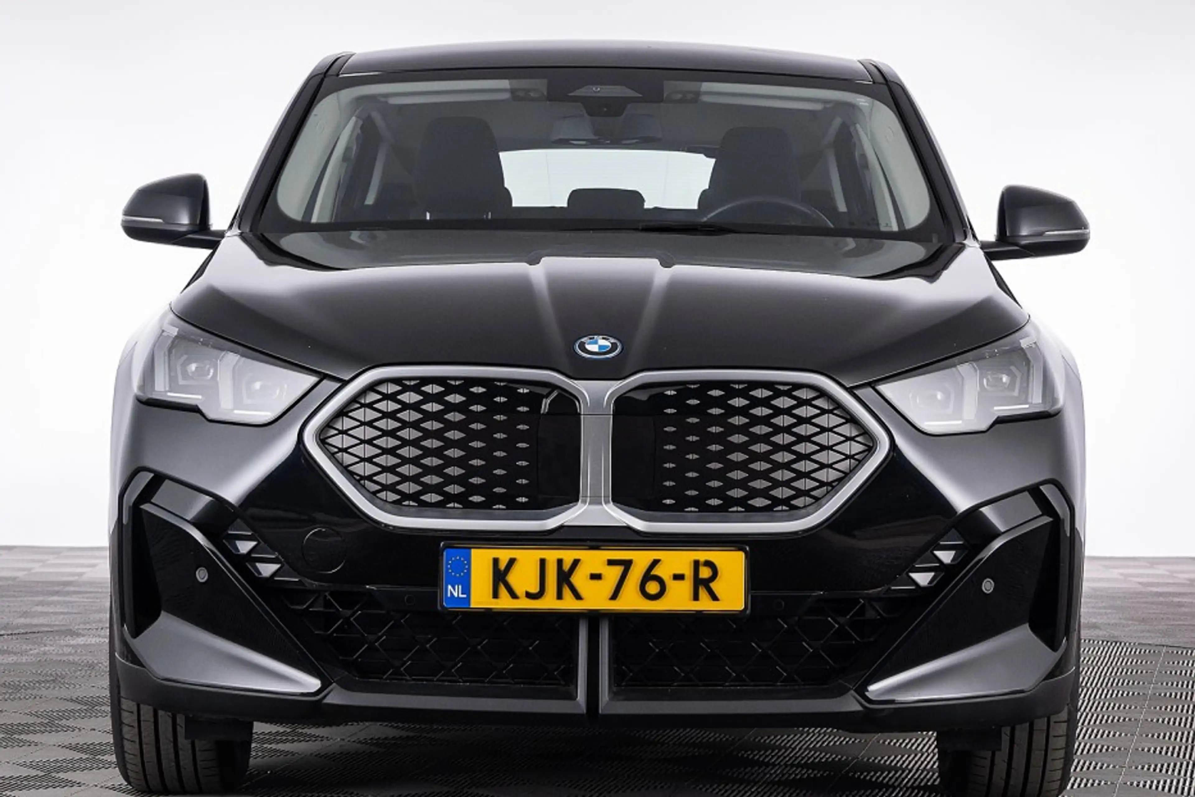 BMW iX2 eDrive20 67 kWh | Full LED | NAVI | PDC | ECC . — photo 40