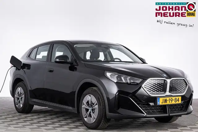 BMW iX2 eDrive20 67 kWh | Full LED | NAVI | PDC | ECC | SO