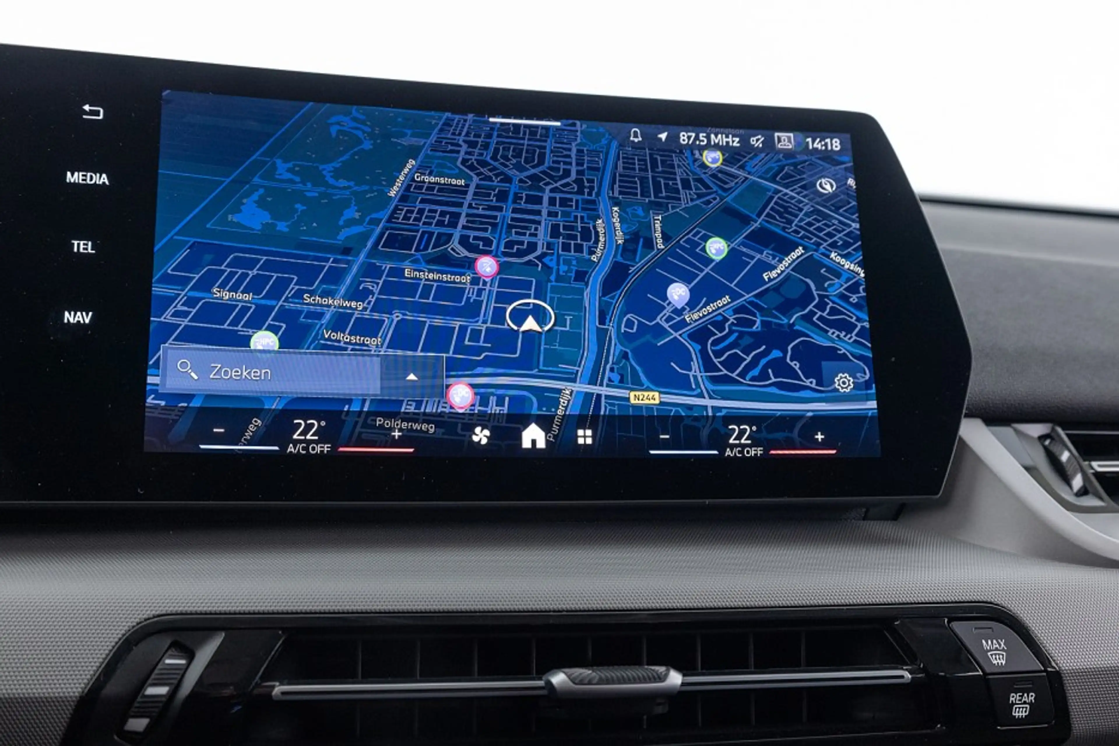 BMW iX2 eDrive20 67 kWh | Full LED | NAVI | PDC | ECC . — photo 14
