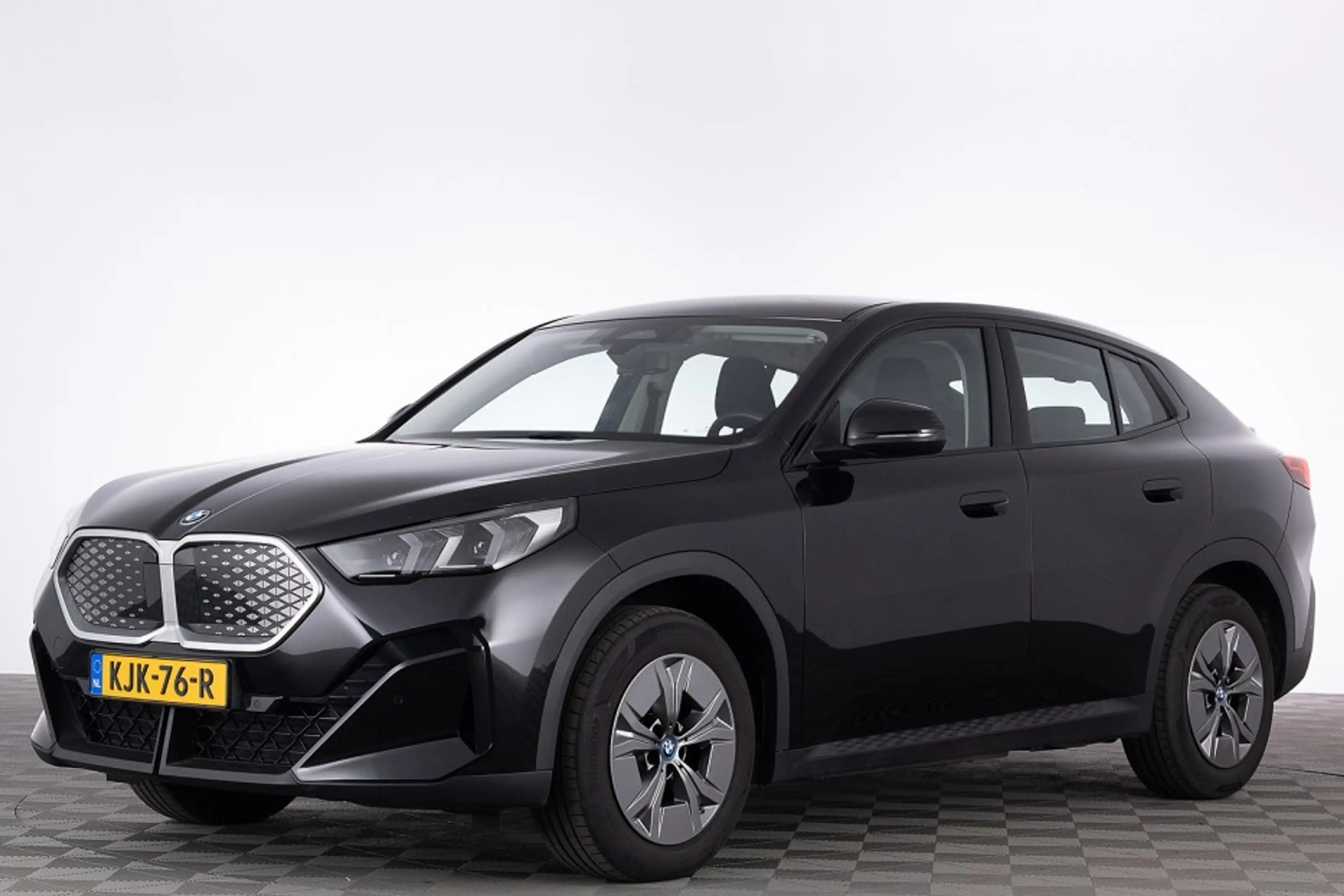 BMW iX2 eDrive20 67 kWh | Full LED | NAVI | PDC | ECC . — photo 42