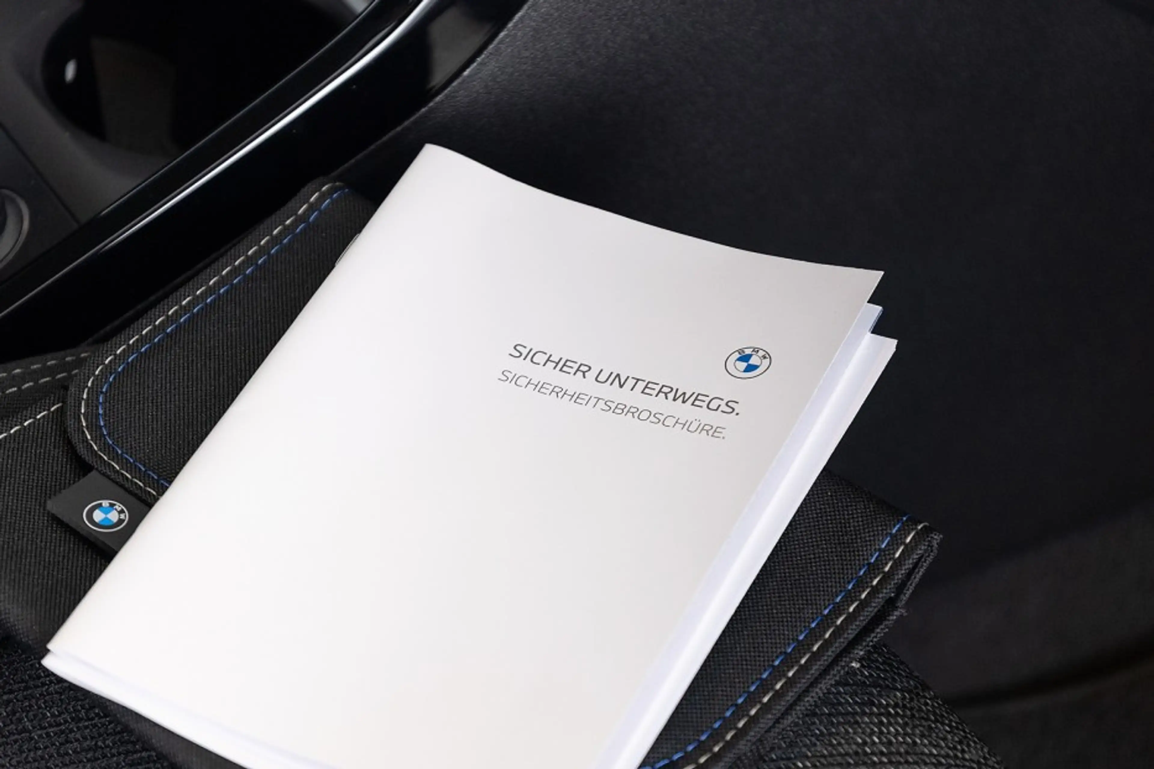 BMW iX2 eDrive20 67 kWh | Full LED | NAVI | PDC | ECC . — photo 6