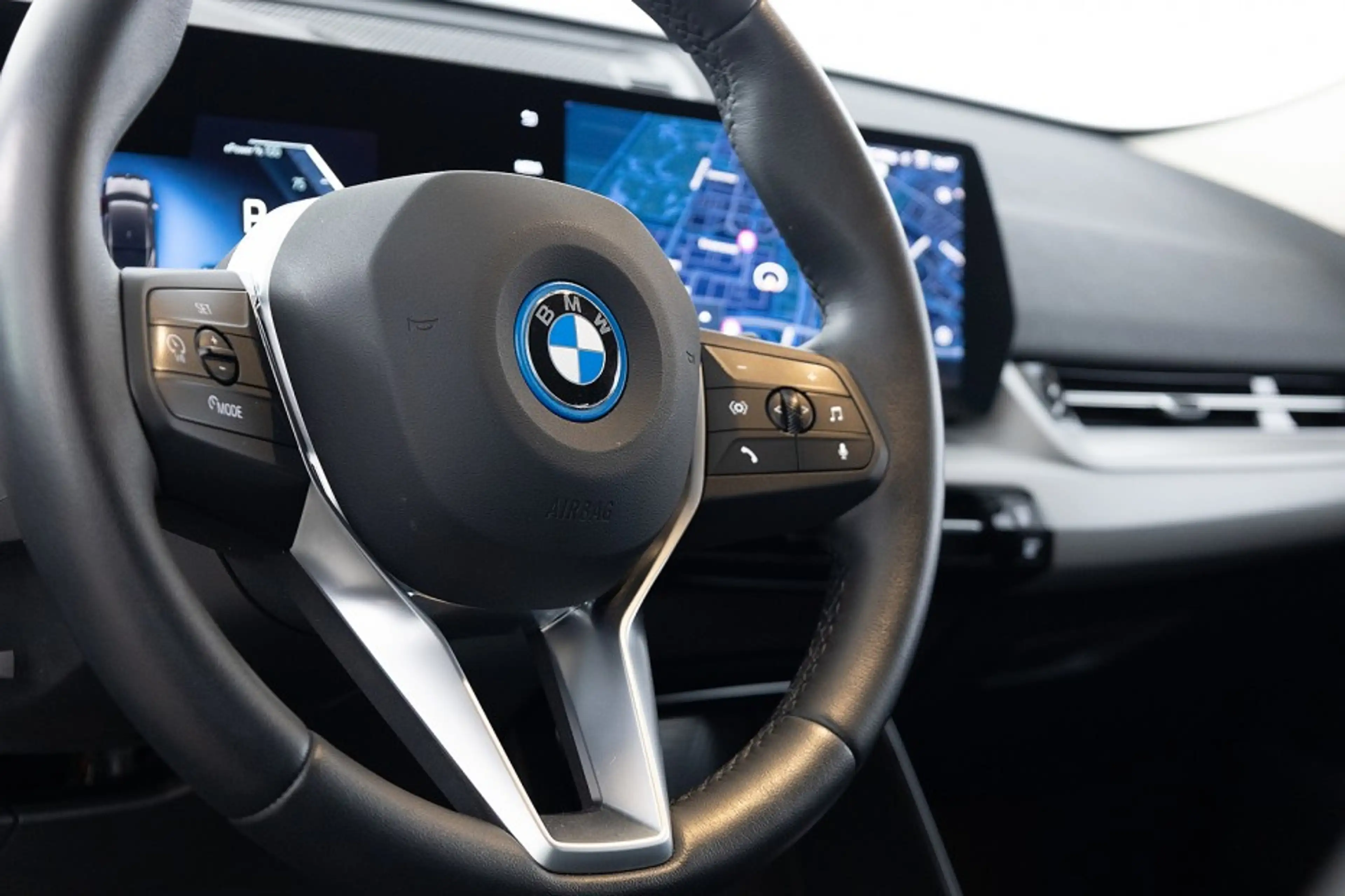 BMW iX2 eDrive20 67 kWh | Full LED | NAVI | PDC | ECC . — photo 12