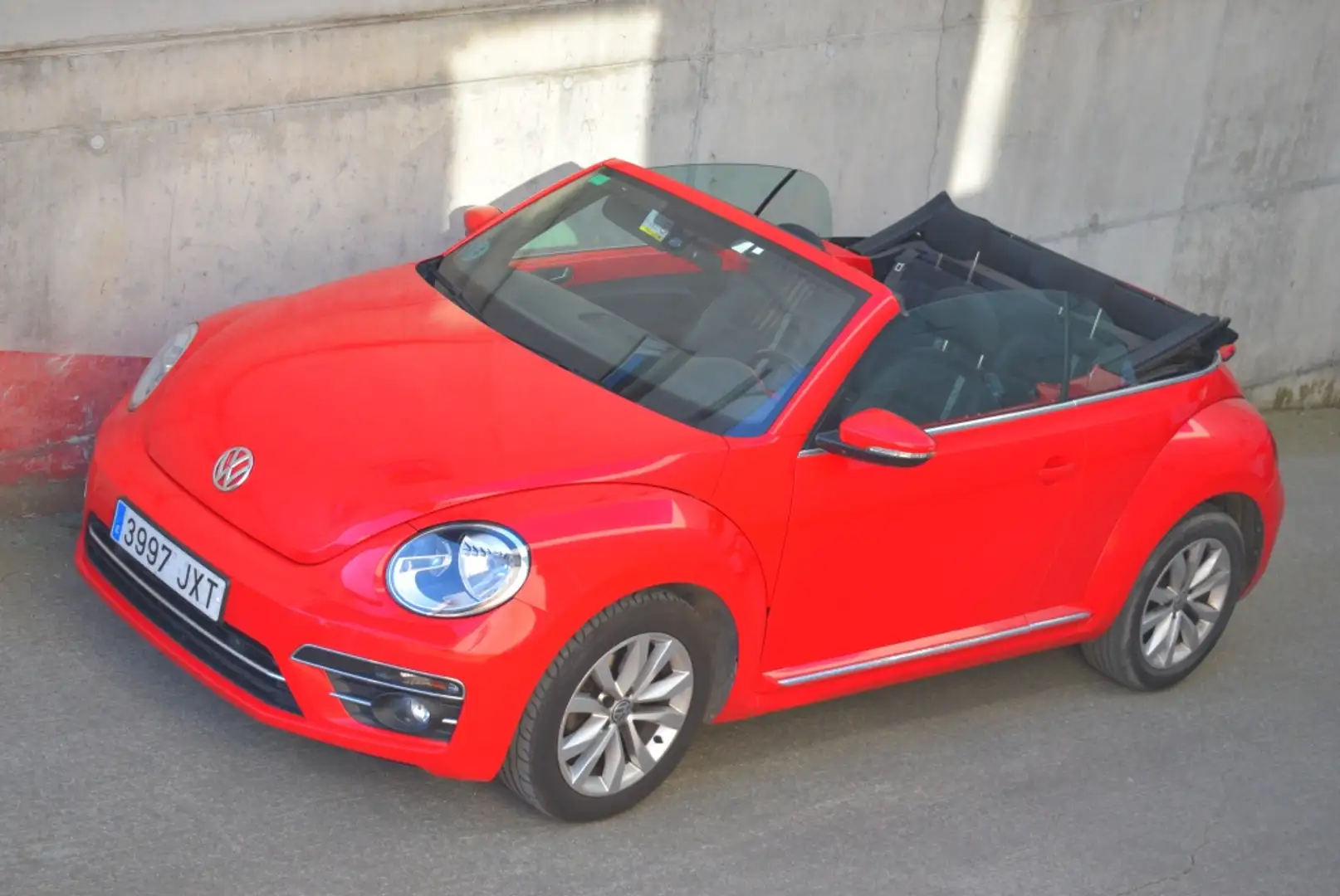 Volkswagen Beetle Cabrio 2.0TDI Beetlemanía 110 Rojo - 2