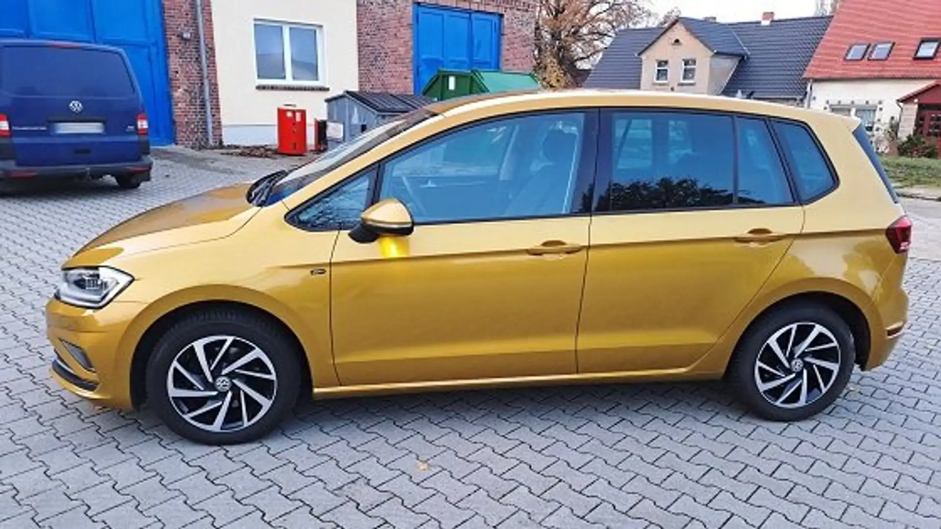 Volkswagen Golf Sportsvan 1.5 TSI ACT DSG Join Yellow - 1