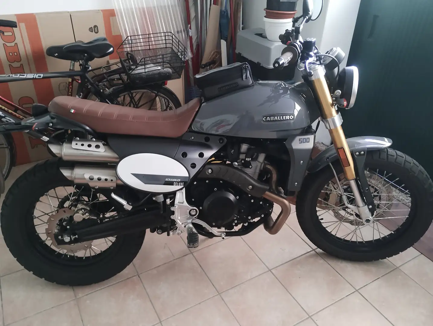 Fantic Caballero 500 Scrambler deluxe Szary - 1