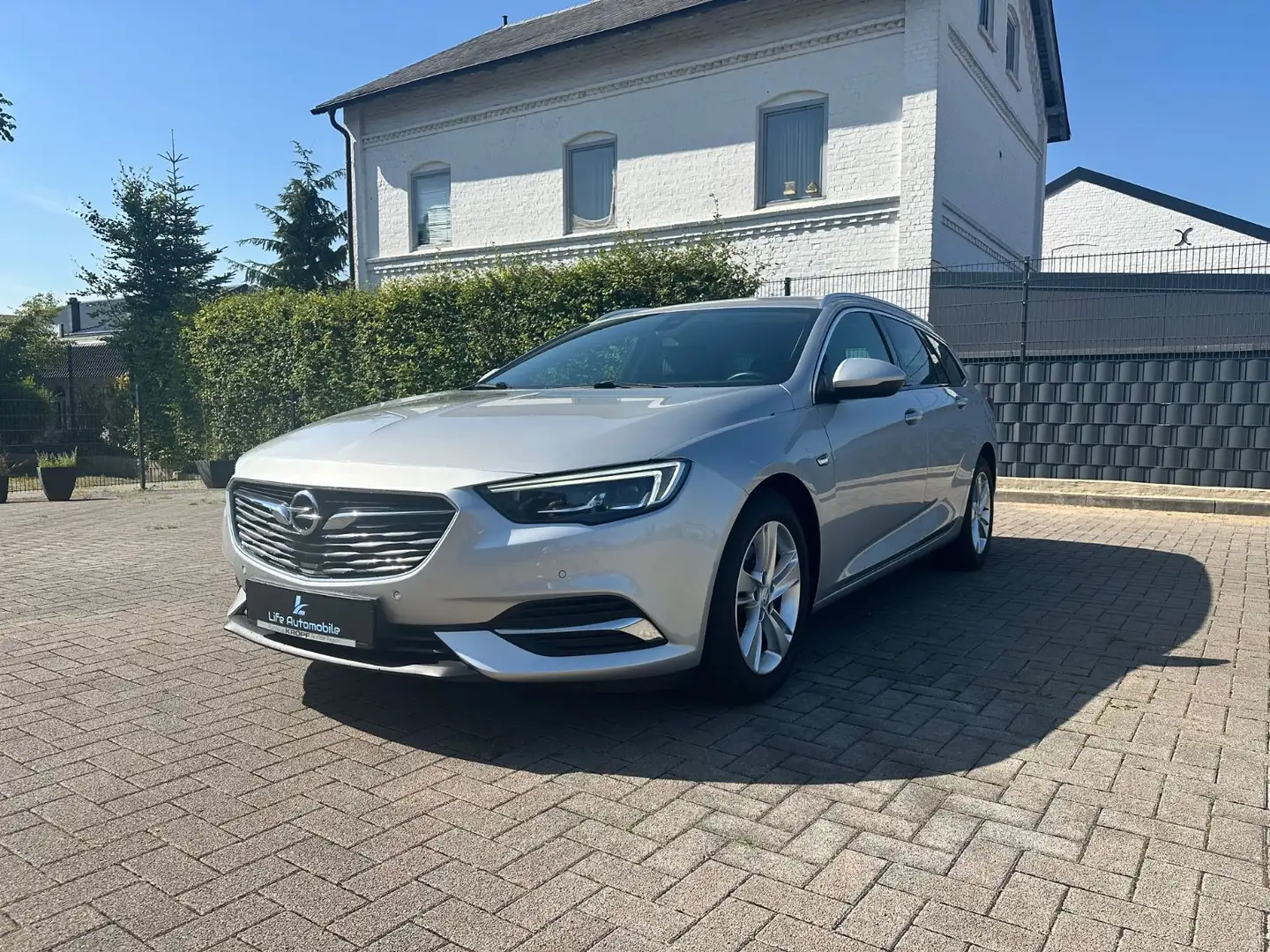 Opel Insignia B 2.0 CDTI Busin.Innovat. LED*STDHZ*AHK Silber - 1