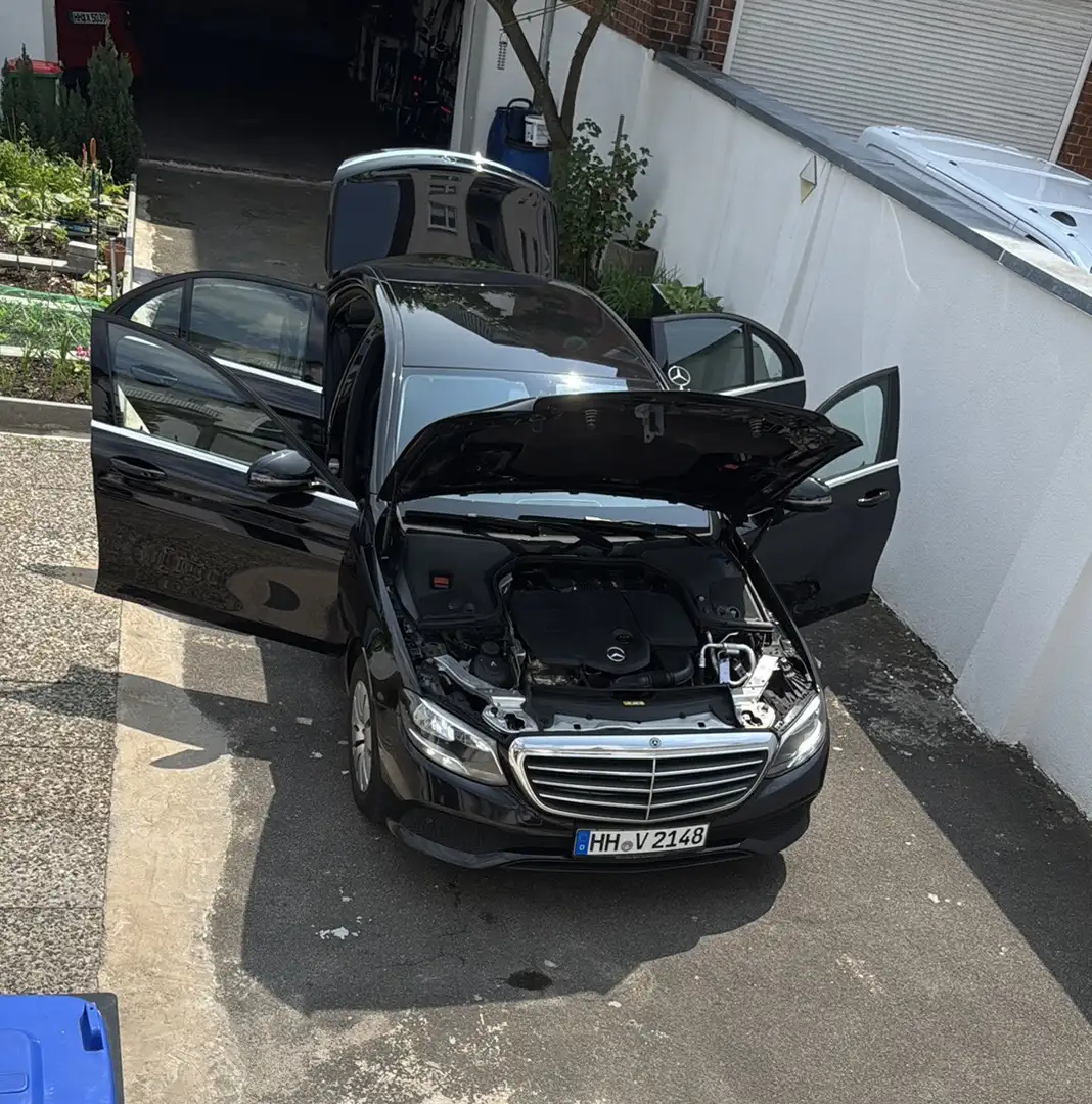 Mercedes-Benz E 220 E 220 d (213.004) Schwarz - 1