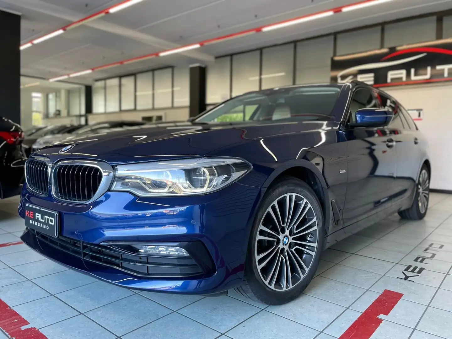 BMW 520 d Touring Luxury auto Blu/Azzurro - 1