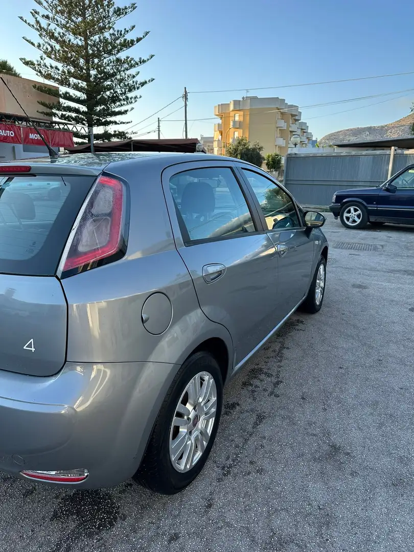 Fiat Grande Punto Grande Punto 1.4 Actual easypower Gpl 77cv 5p Gris - 1