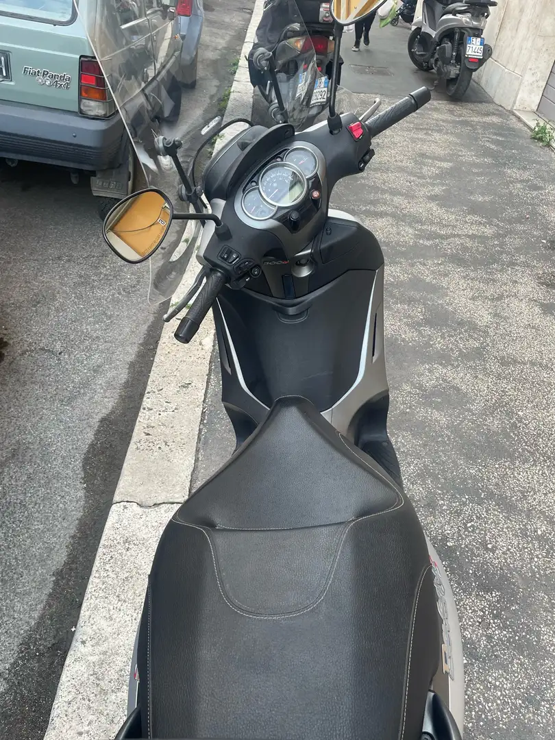Piaggio Beverly 300 s abs Grey - 2