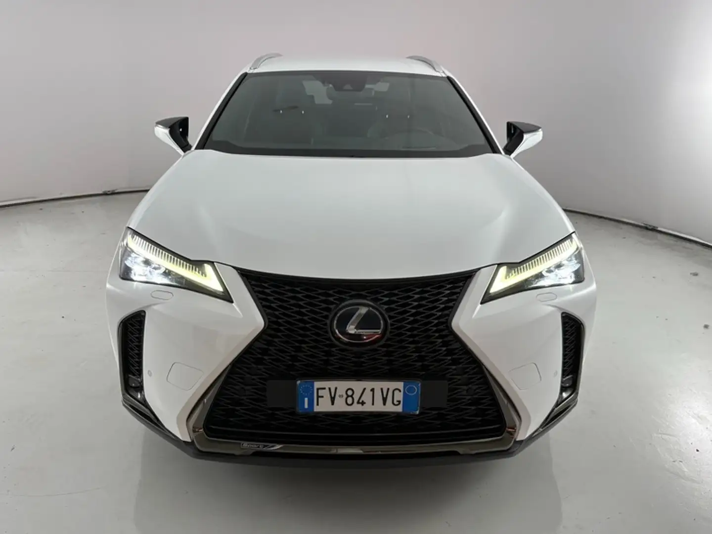 Lexus UX 250h 250 2.0 Hybrid F-Sport Weiß - 2