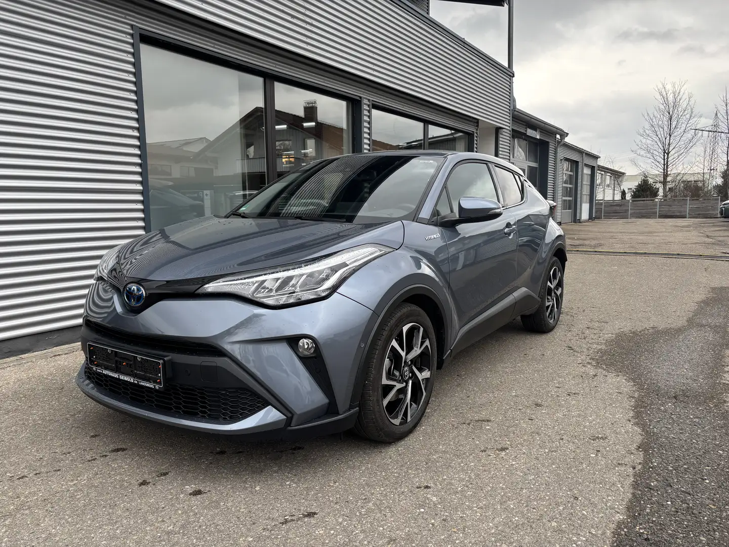 Toyota C-HR Hybrid Team D 1.8l *wenig Kilometer! Grau - 1
