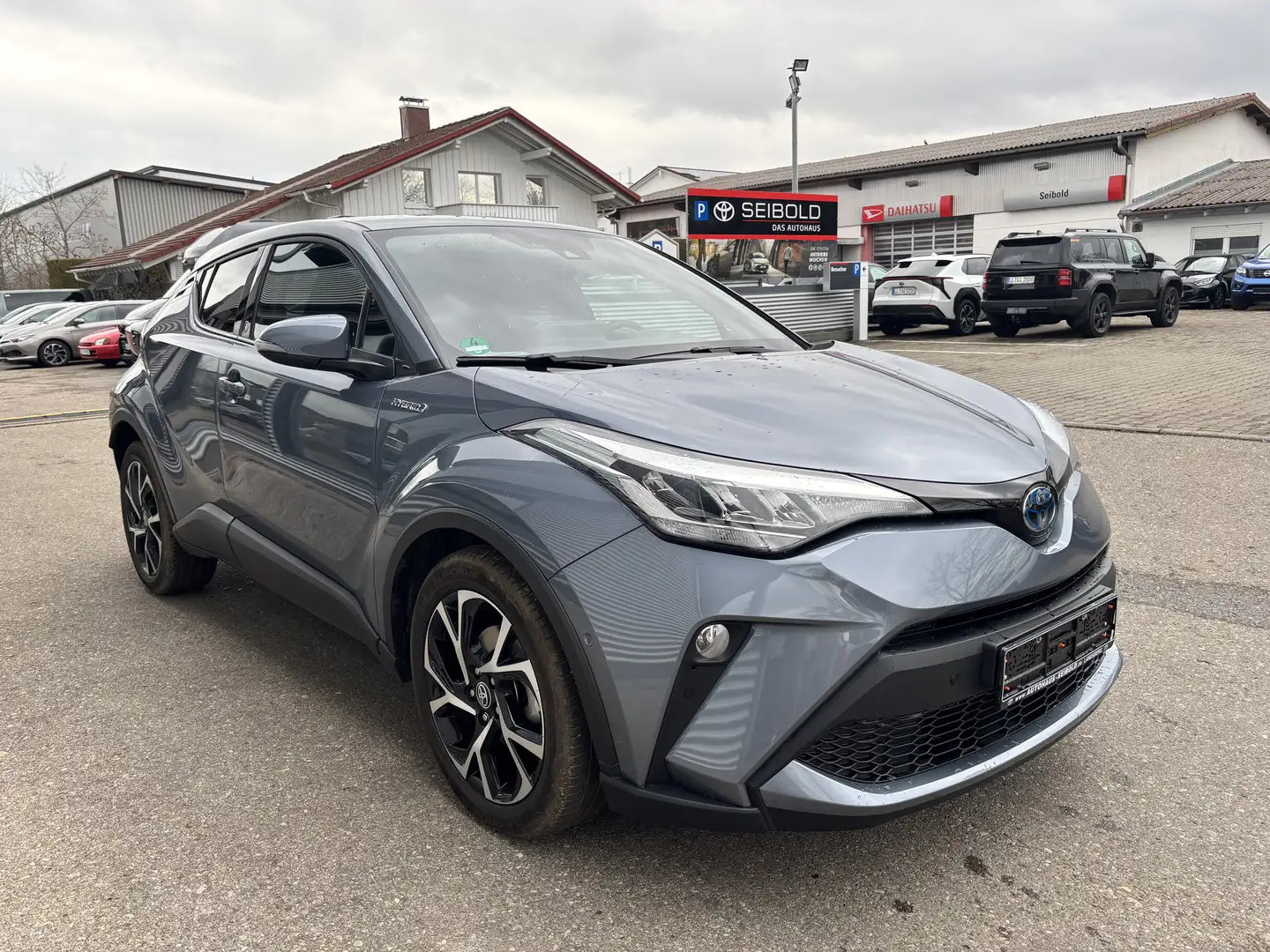 Toyota C-HR Hybrid Team D 1.8l *wenig Kilometer! Grau - 2