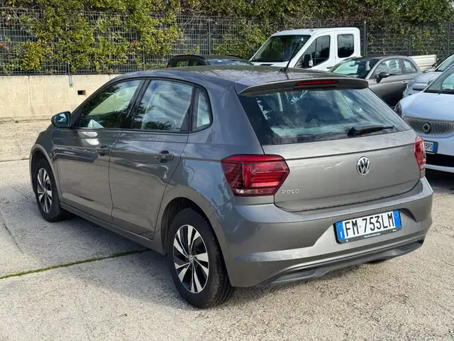 Volkswagen Polo view 6
