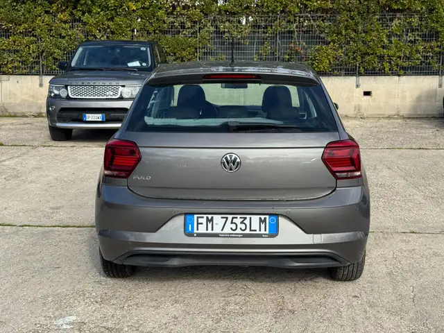 Volkswagen Polo view 5