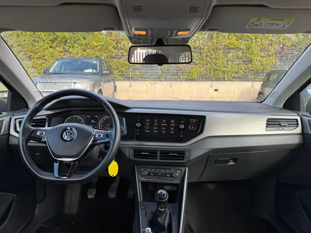 Volkswagen Polo view 8