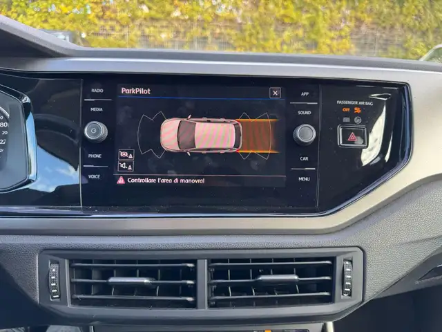 Volkswagen Polo view 12