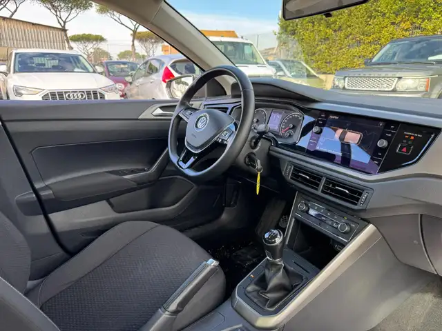 Volkswagen Polo view 13