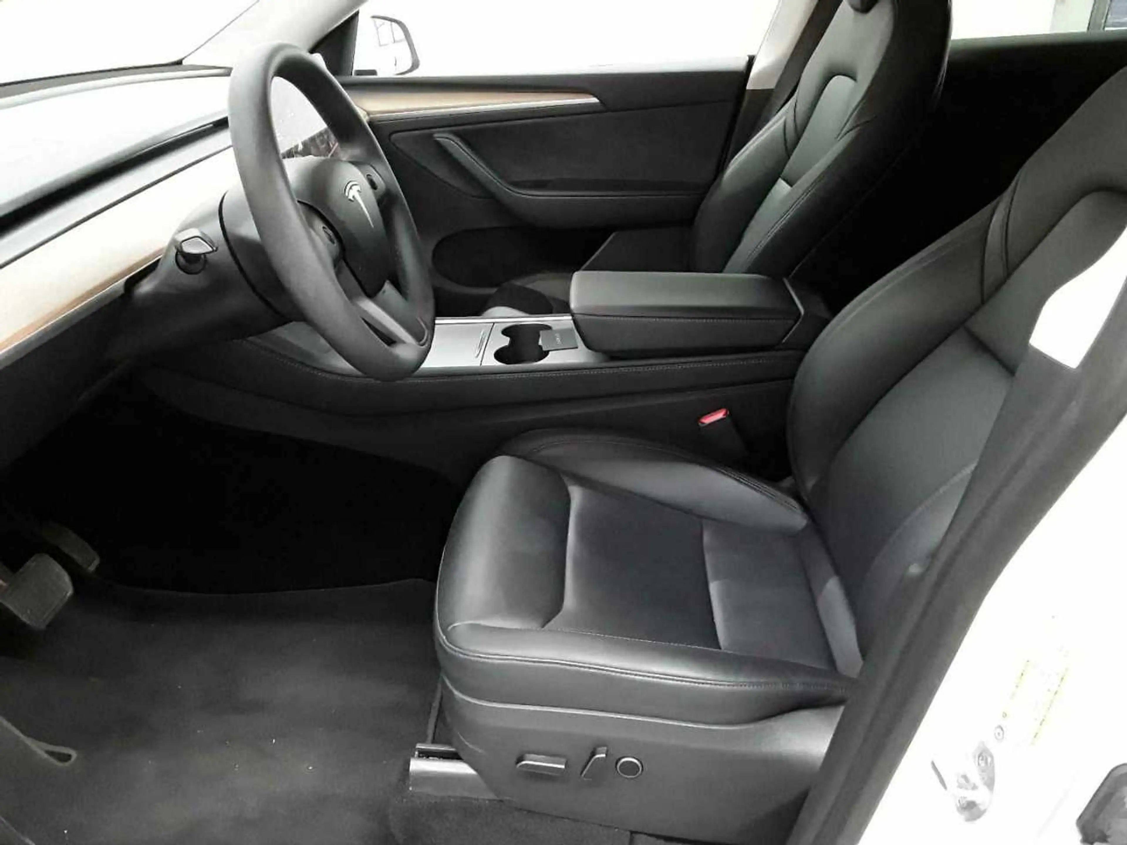 Tesla Model Y Model Y Long Range Dual Motor AWD — photo 7