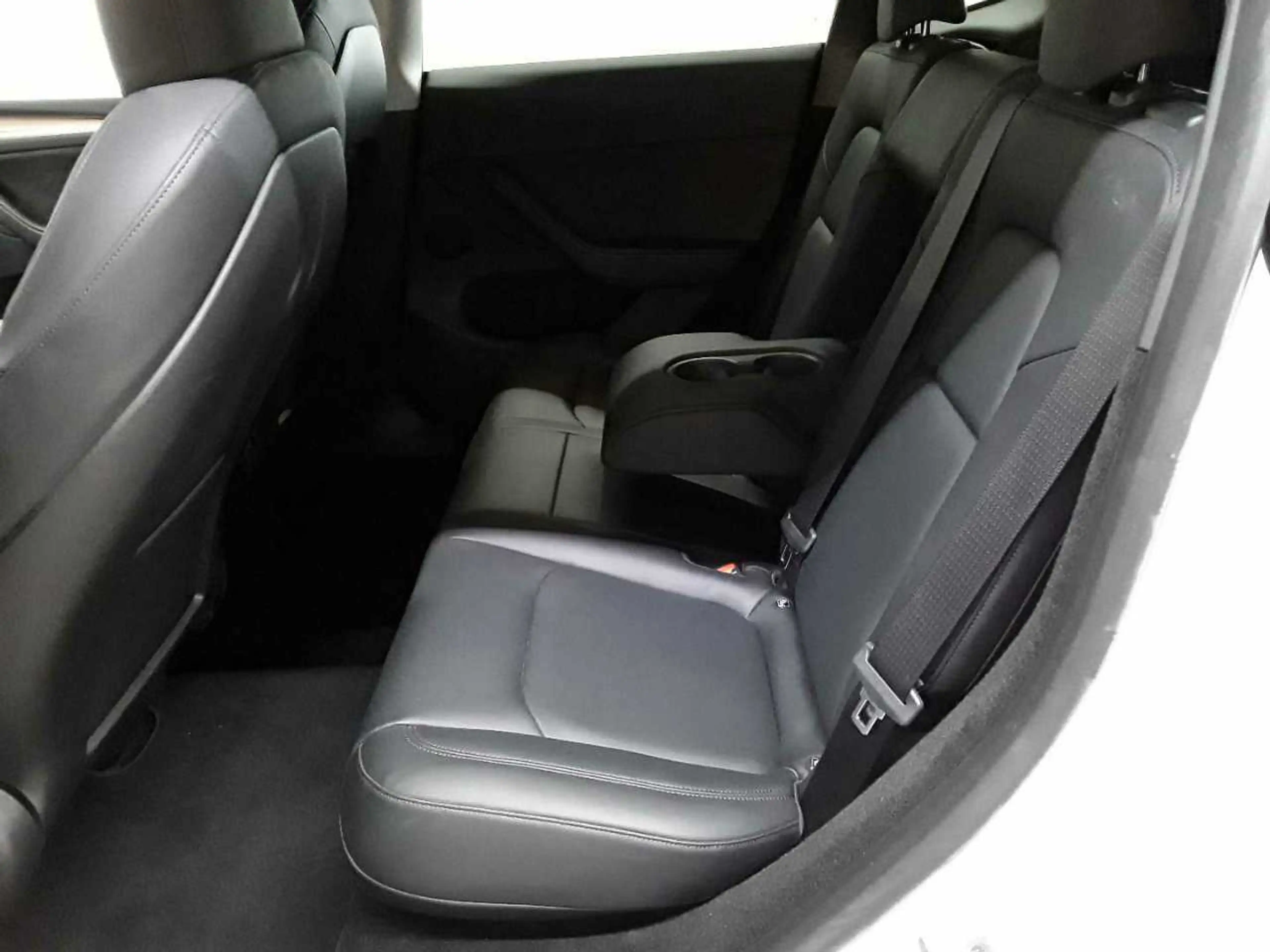 Tesla Model Y Model Y Long Range Dual Motor AWD — photo 13