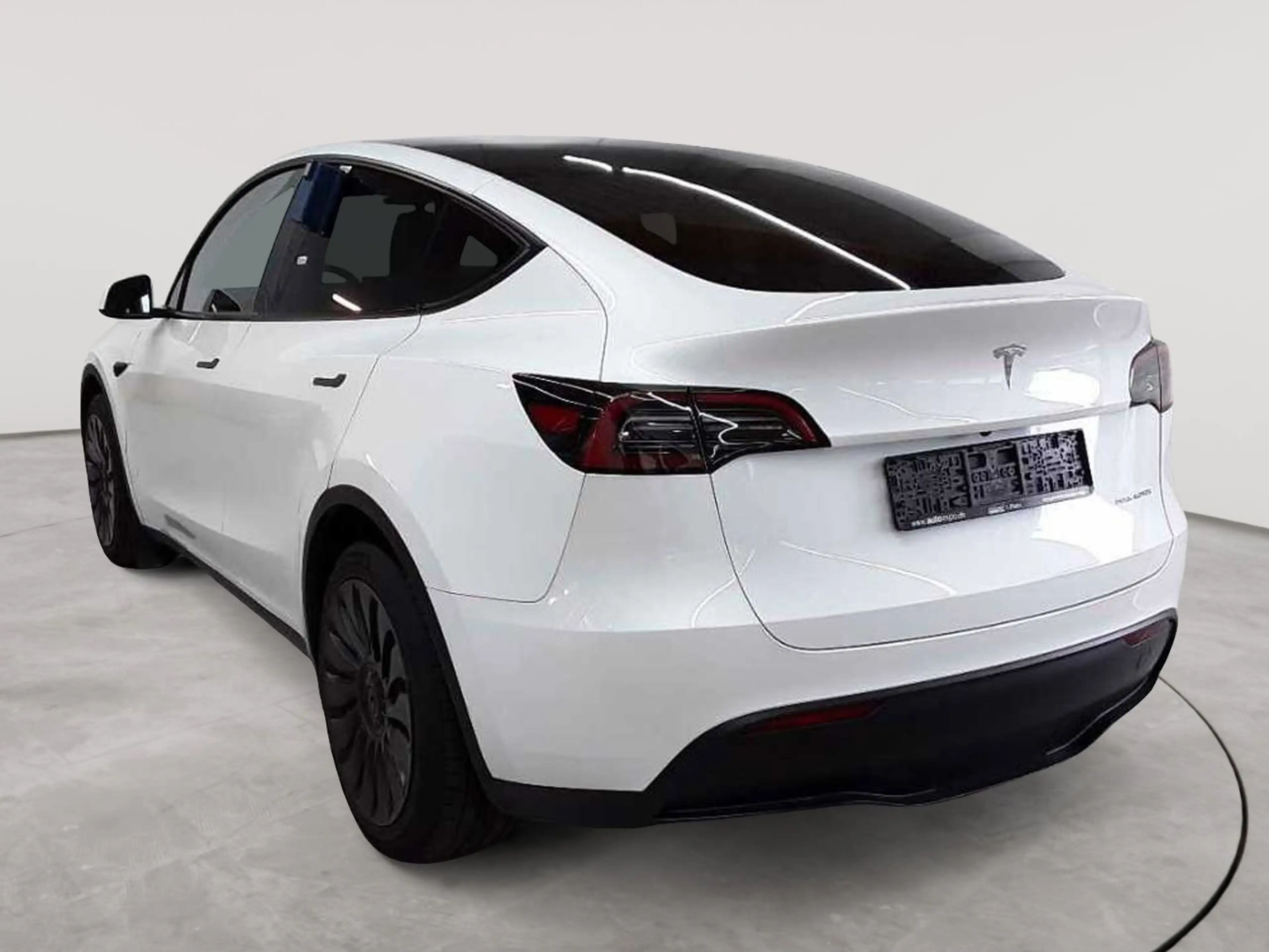 Tesla Model Y Model Y Long Range Dual Motor AWD — photo 5