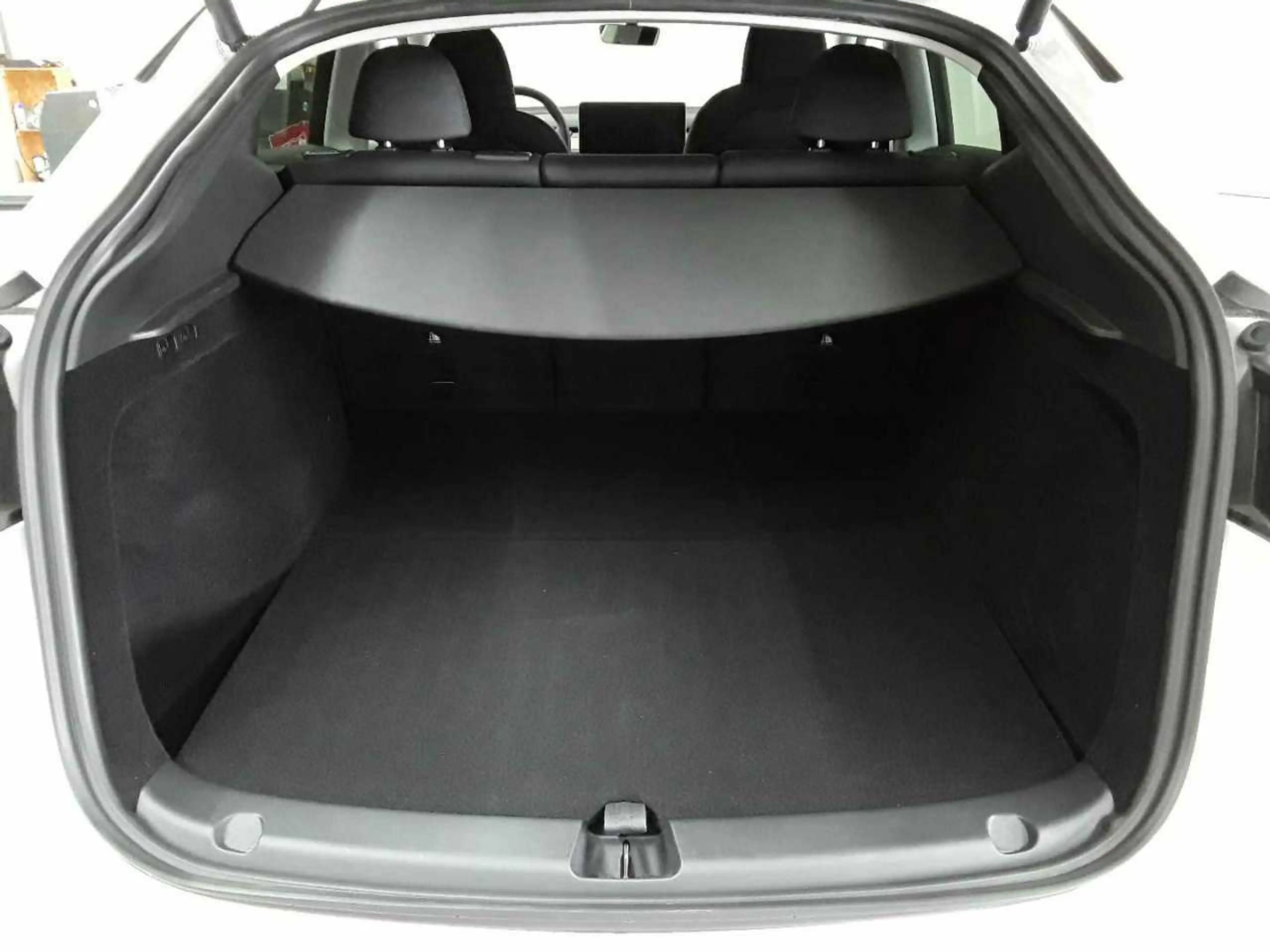 Tesla Model Y Model Y Long Range Dual Motor AWD — photo 15