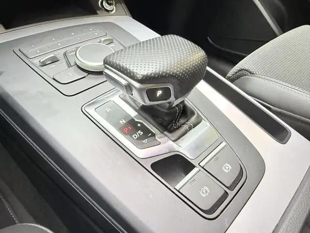 Audi Q5 view 13