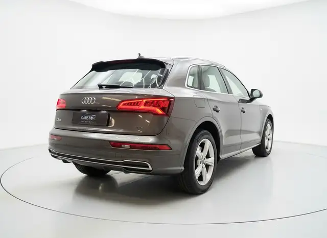 Audi Q5 view 6
