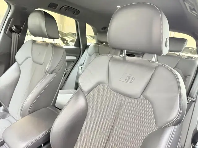 Audi Q5 view 12