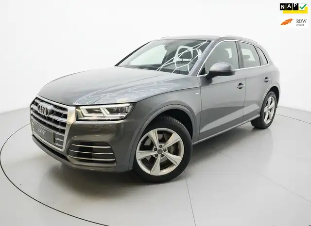 Audi Q5 main image