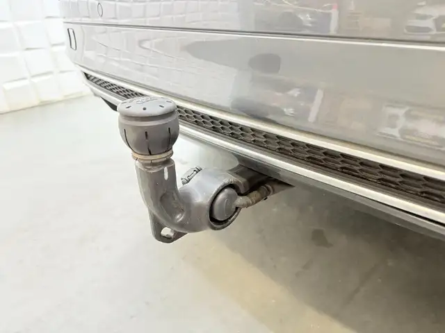 Audi Q5 view 10