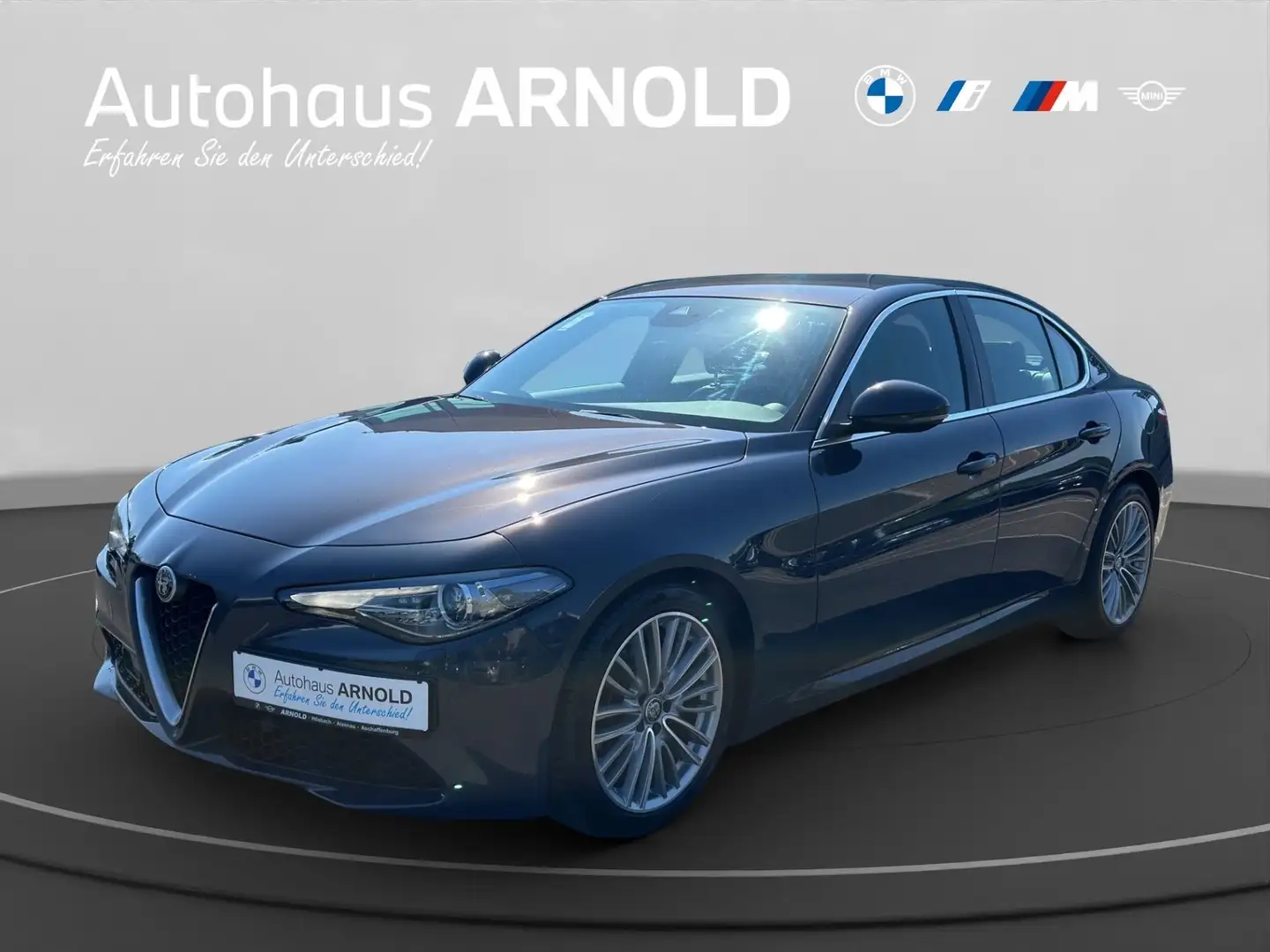 Alfa Romeo Giulia 2.2 JTDM DAB Xenon Klimaaut. PDC Grau - 1
