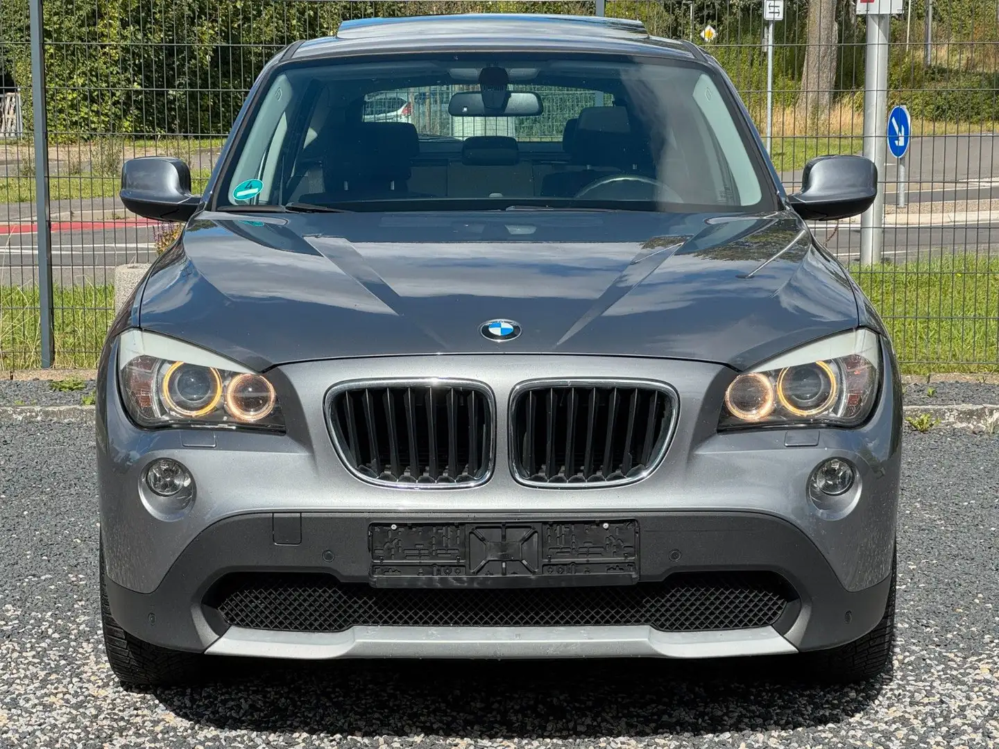 BMW X1 18 d sDrive TÜV 01.27 Gris - 2
