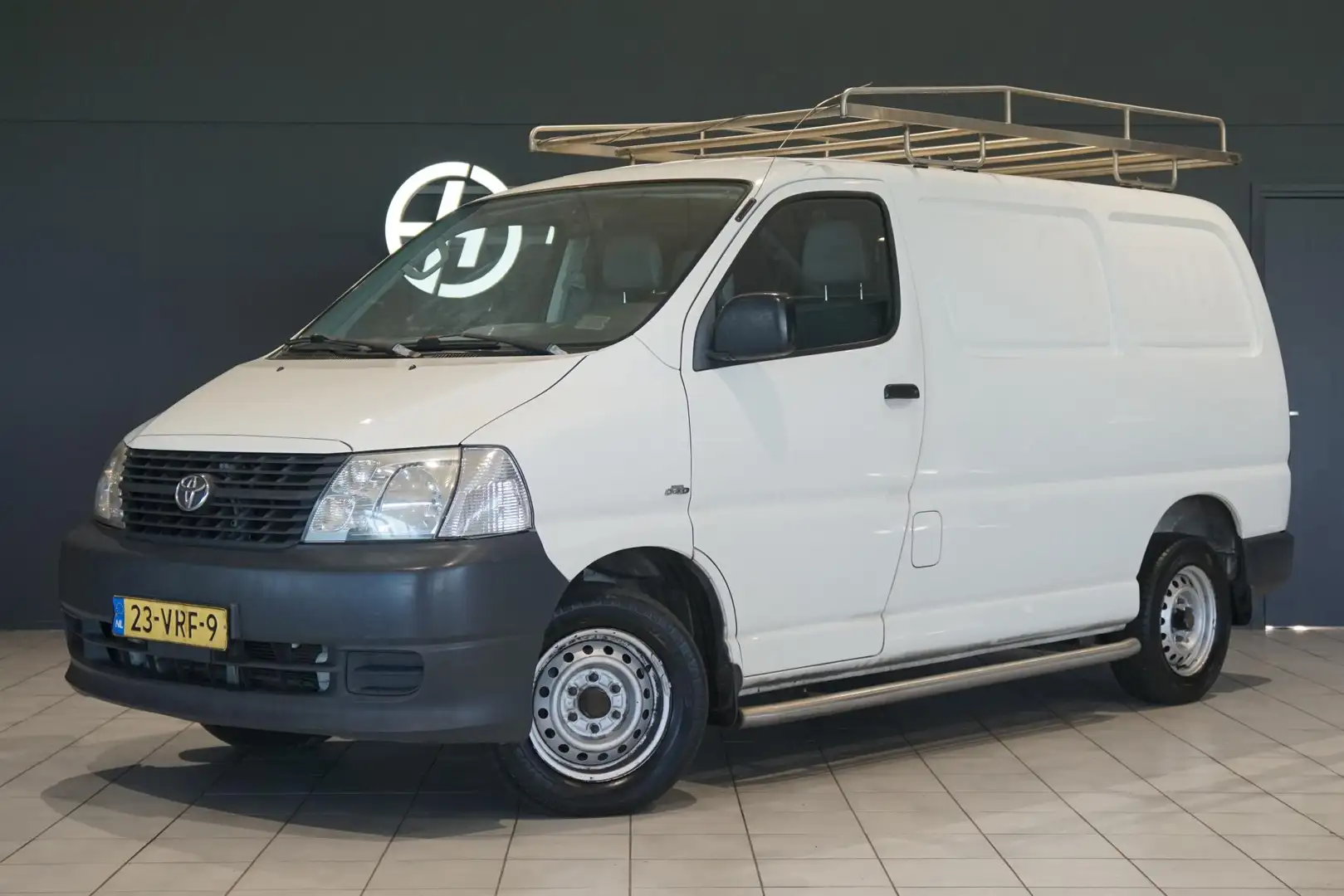 Toyota Hiace 2.5 D-4D KWB Comfort Blanco - 1