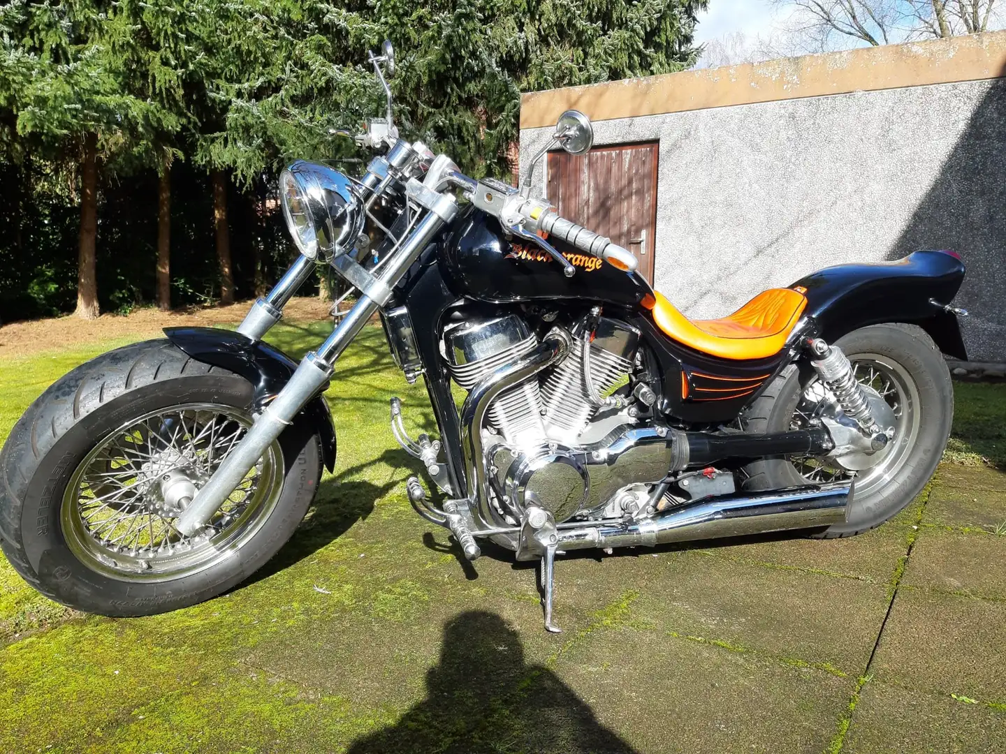 Suzuki VS 1400 Intruder Chopper/Cruiser/Bobber Black - 1