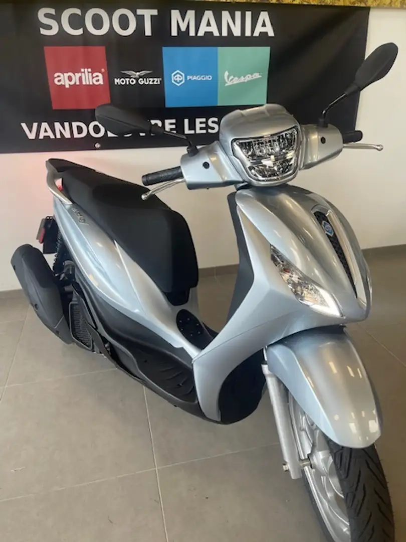 Piaggio Medley 125 Gris - 1