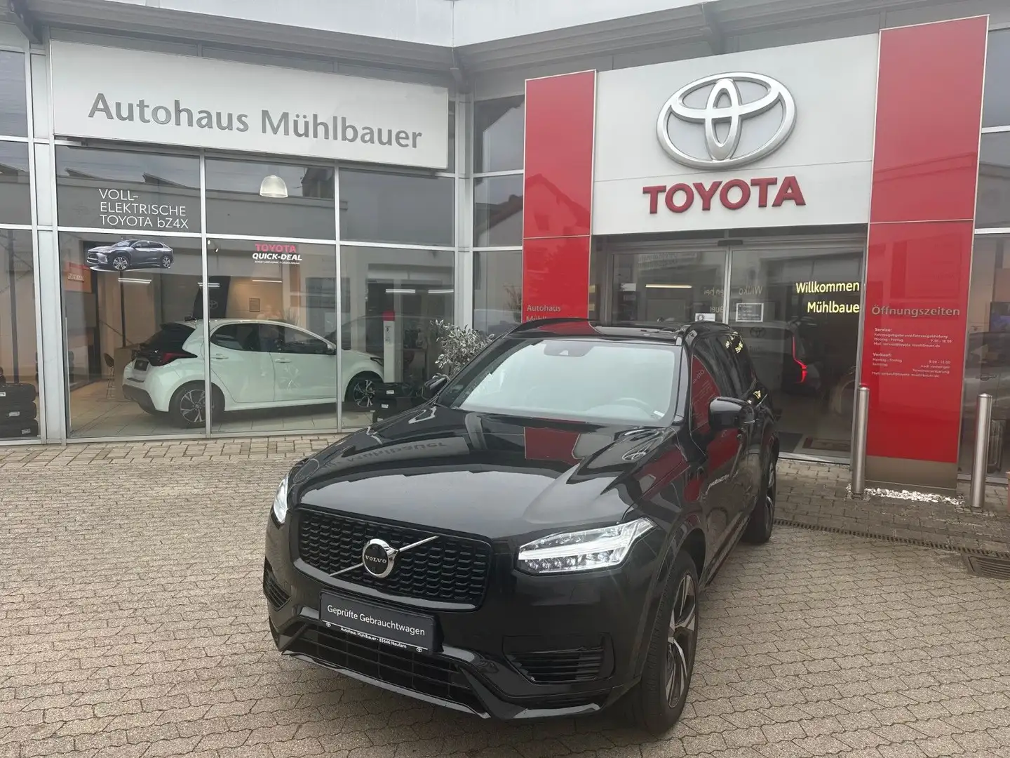 Volvo XC90 R Design Edition Recharge Plug-In Hybrid AW Schwarz - 2