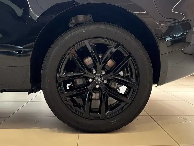 Land Rover Range Rover Velar view 9