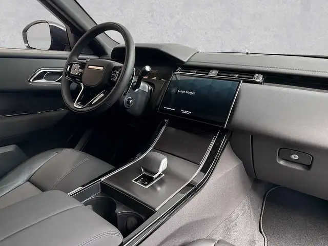 Land Rover Range Rover Velar view 4