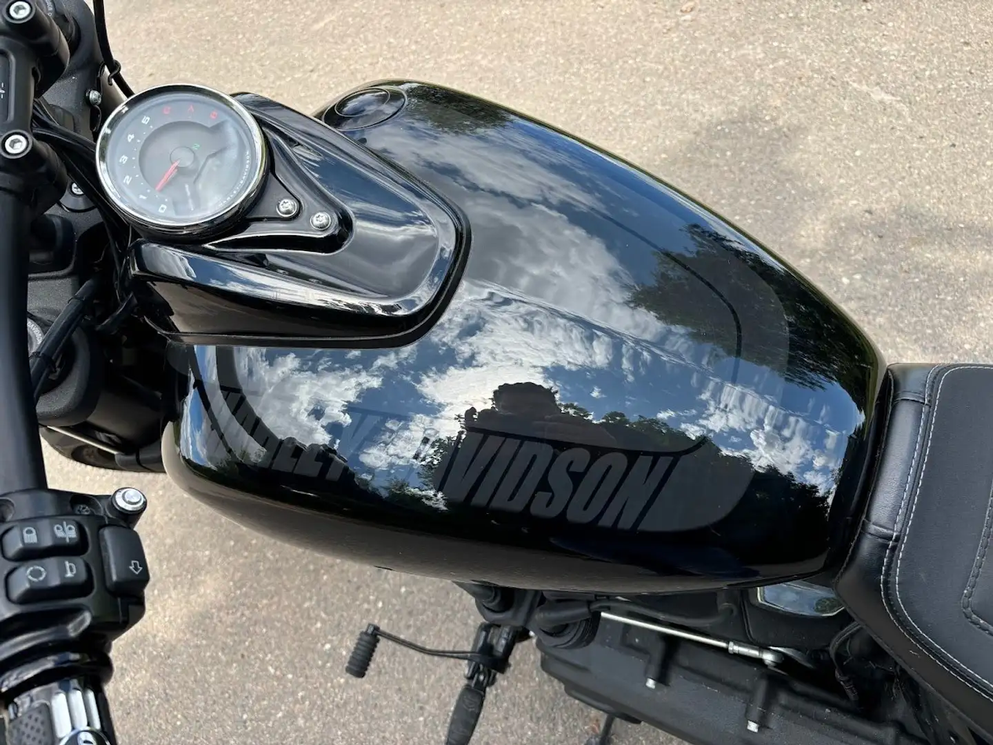 Harley-Davidson Fat Bob 114 Negro - 2
