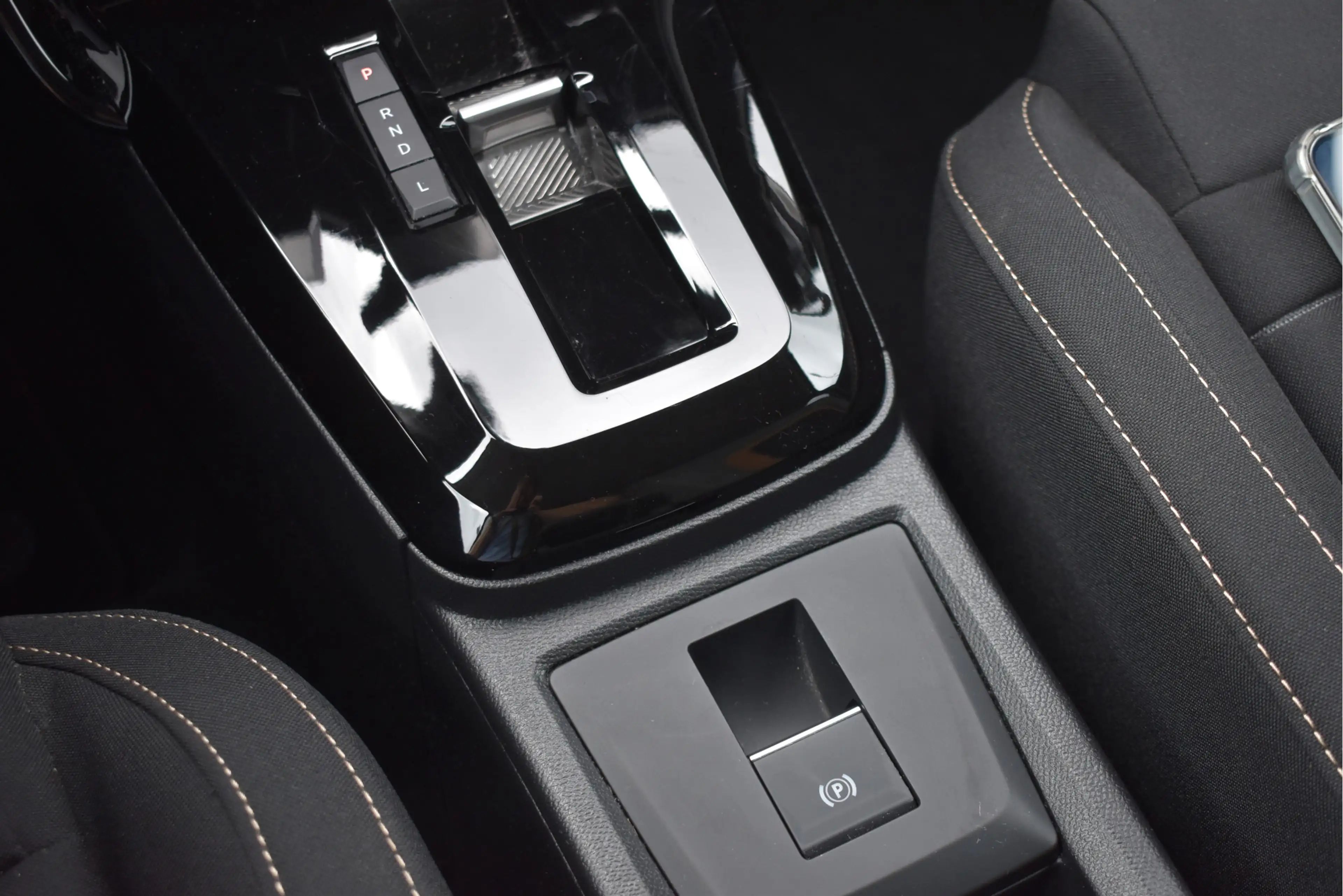 Citroen C3 Aircross 1.2 Hybrid 145pk Plus | Carplay/Android | DAB | Cr — photo 24