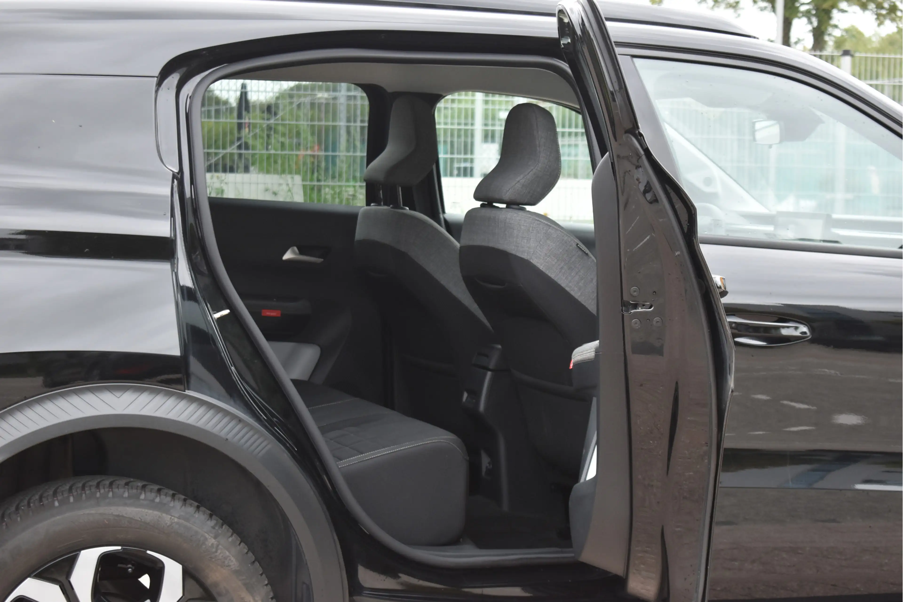 Citroen C3 Aircross 1.2 Hybrid 145pk Plus | Carplay/Android | DAB | Cr — photo 11