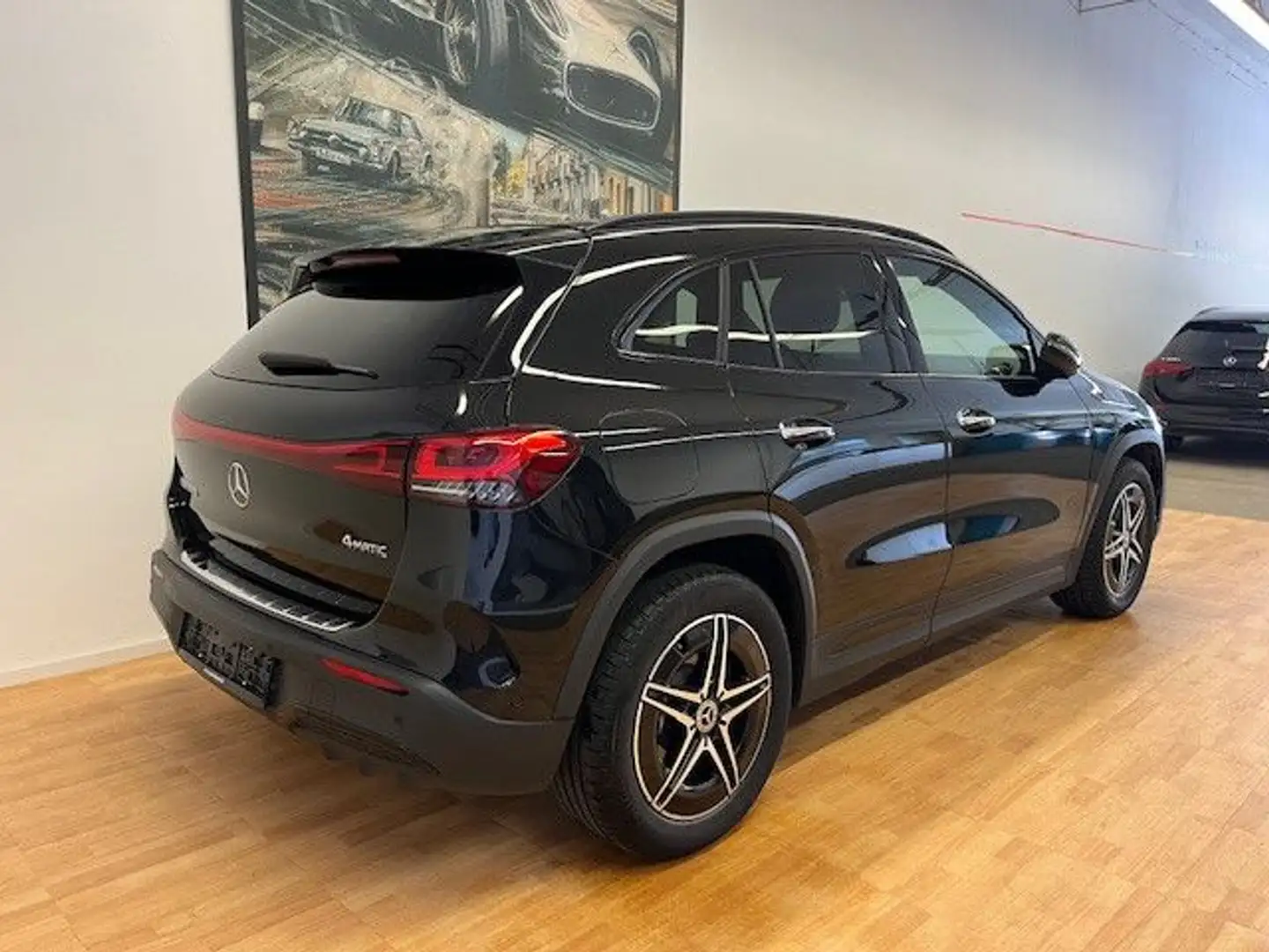 Mercedes-Benz EQA 300 4Matic AMG-Line Soundsystem Schwarz - 2