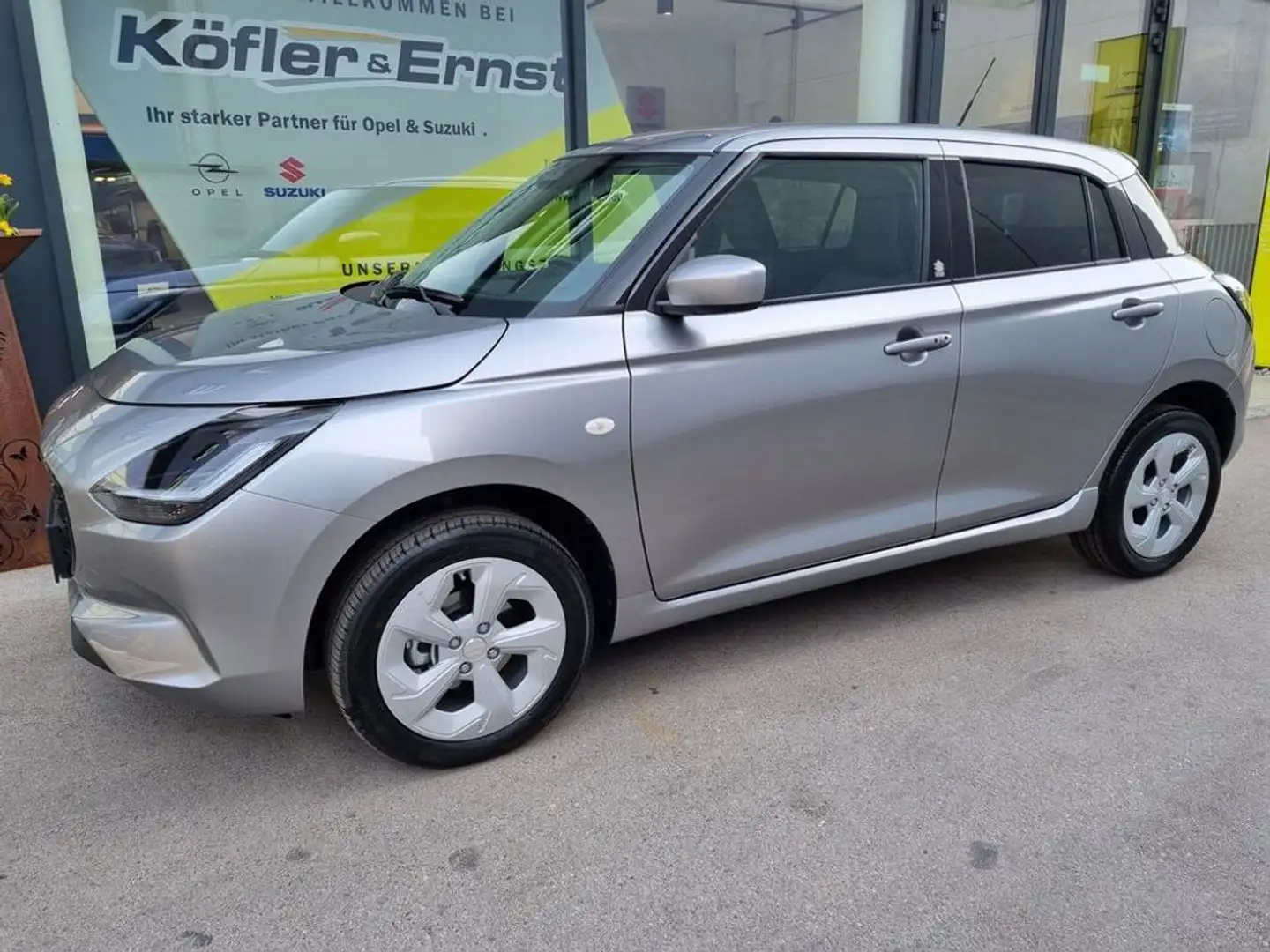 Suzuki Swift 1,2 Hybrid Shine Silber - 1