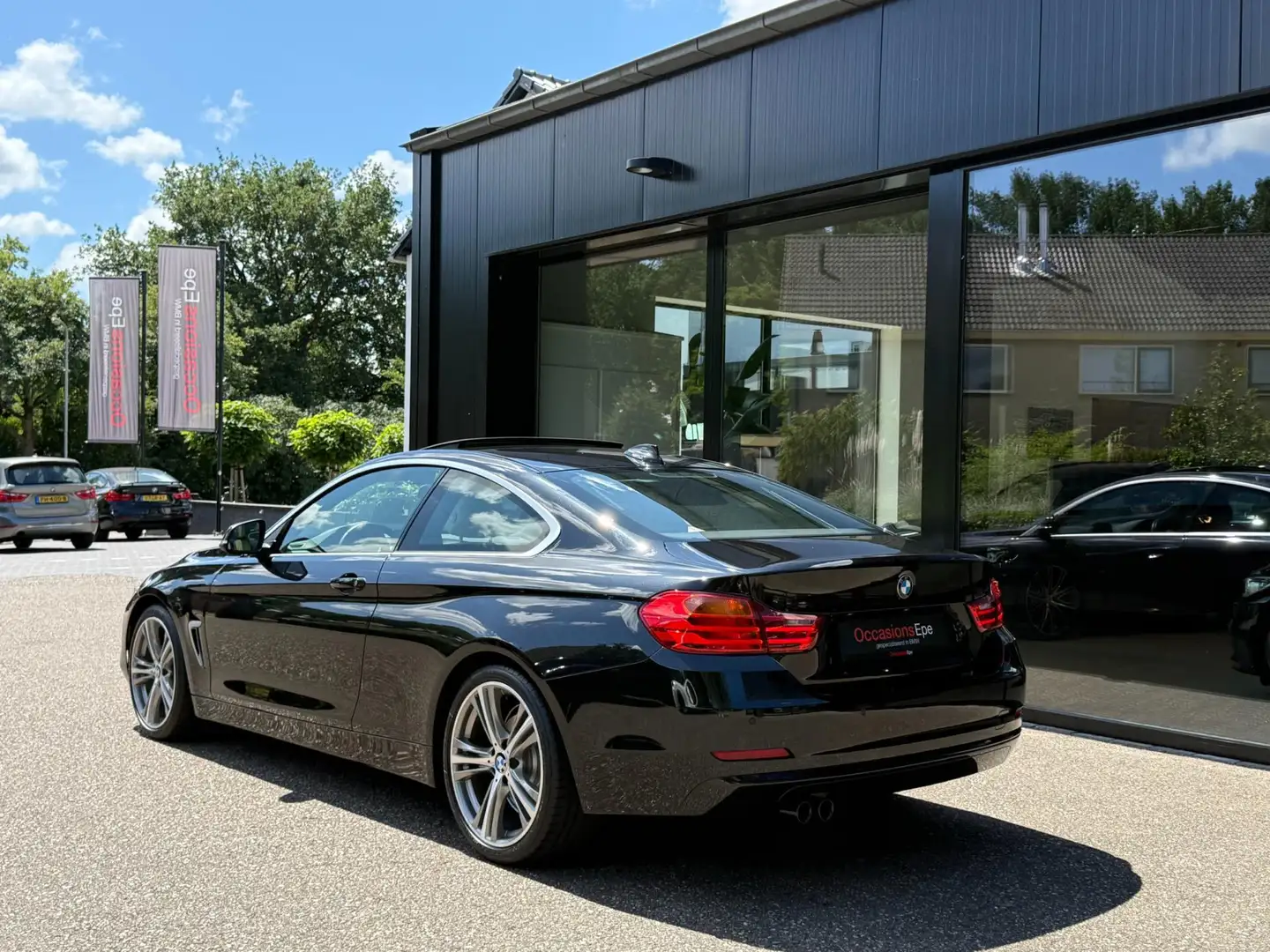 BMW 428 4-Serie Coupé 428i Sport Line Schuifdak Led 245 pk Zwart - 2