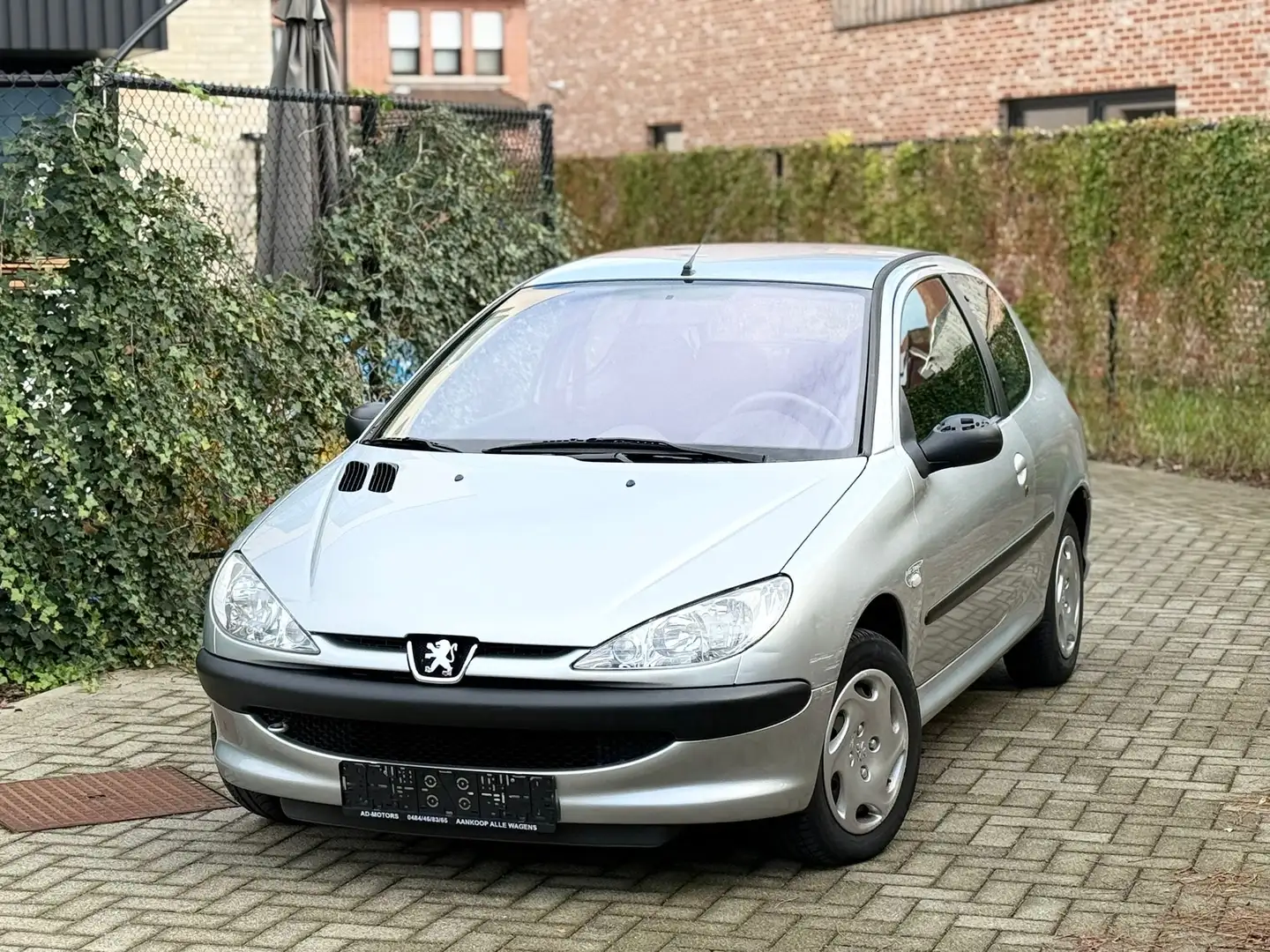 Peugeot 206 1.1i - 050.000 km - 2003 - 3 deur - Airco Silber - 2