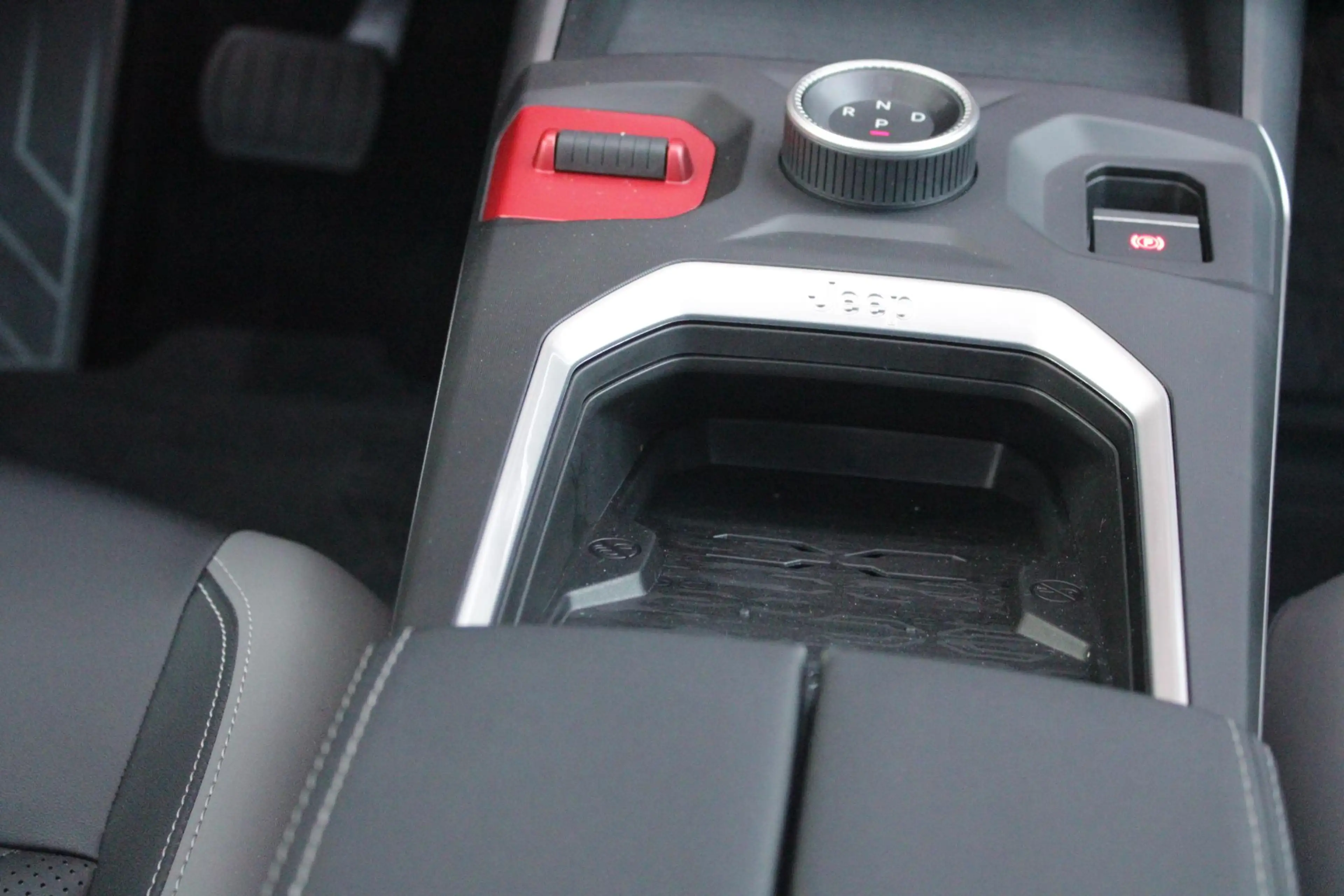Jeep Compass 1.2 145PK e-Hybrid FIRST EDITION | PANORAMADAK: TW — photo 45